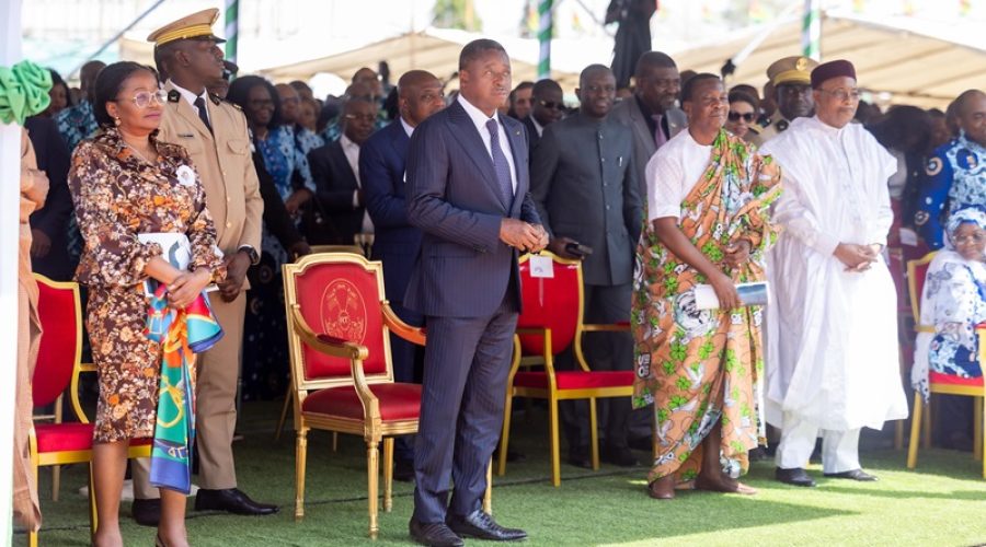 20-ans-deja-que-le-Pere-de-la-nation-sen-est-alle-le-peuple-togolais-lui-rend-un-hommage-merite-