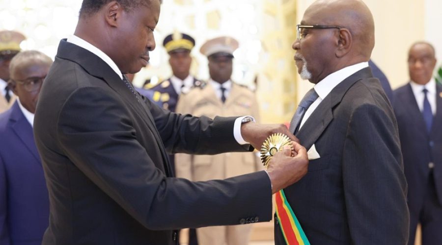 Le-President-de-la-Republique-Jean-Lucien-Kwassi-Lanyo-Savi-de-Tove-eleve-a-la-Dignite-de-Grand-Croix-par-le-President-du-Consei